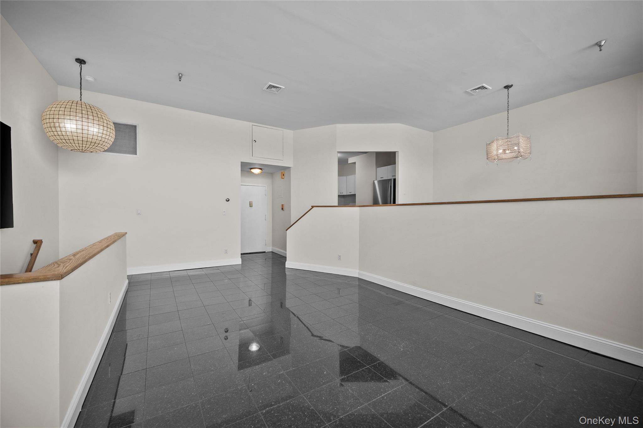 520 Ashford Avenue, Unit 5 photo 9