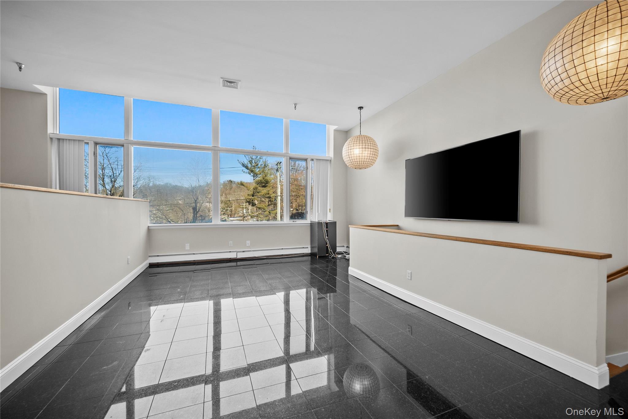 520 Ashford Avenue, Unit 5 photo 6