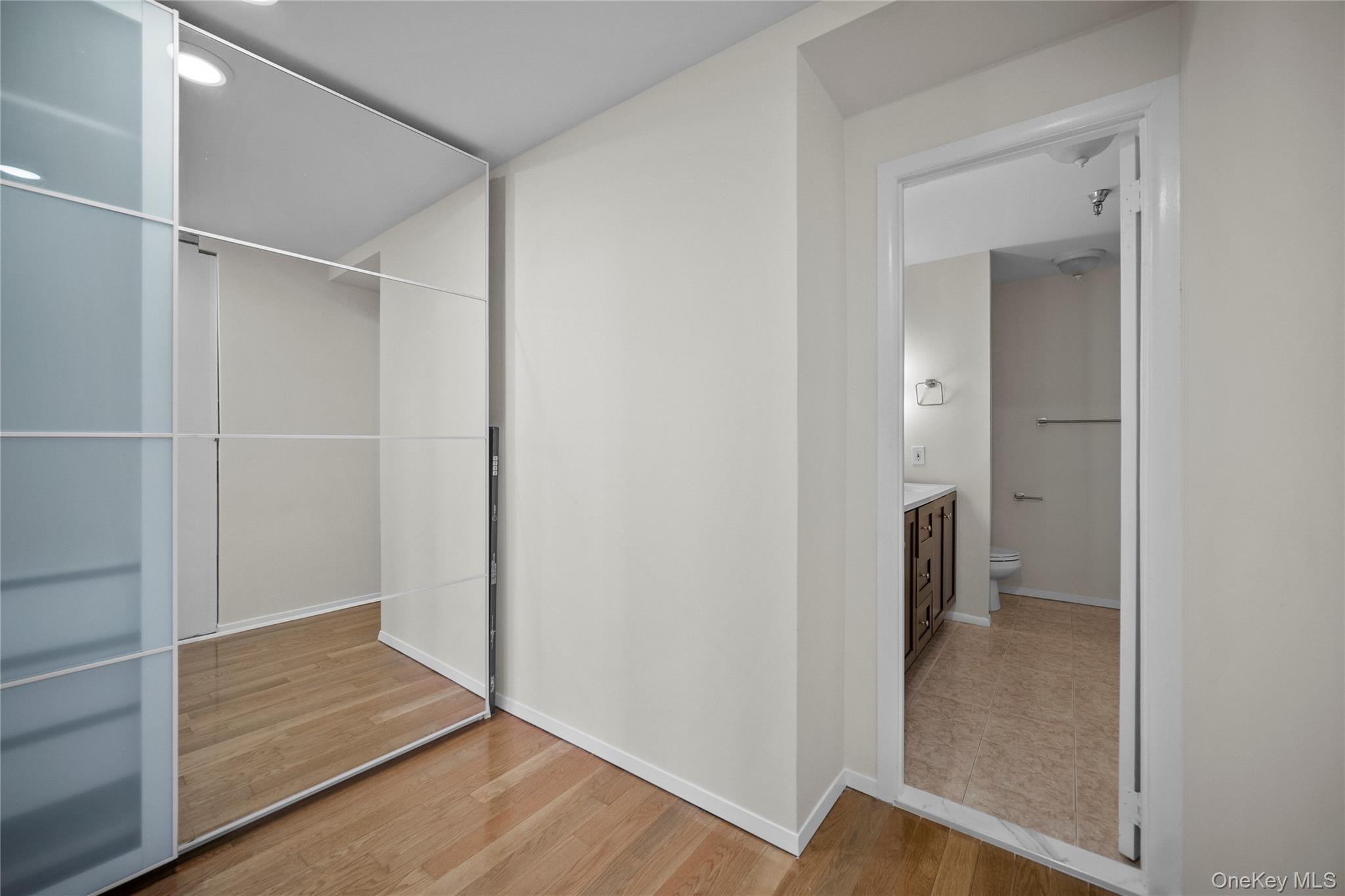 520 Ashford Avenue, Unit 5 photo 33