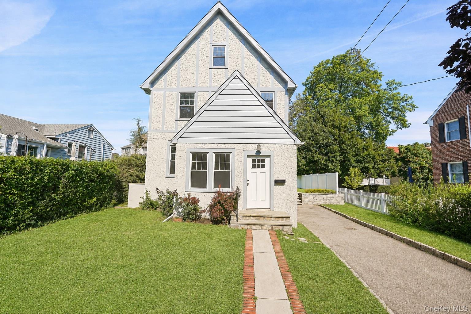 288 Crestwood Avenue – For Rent