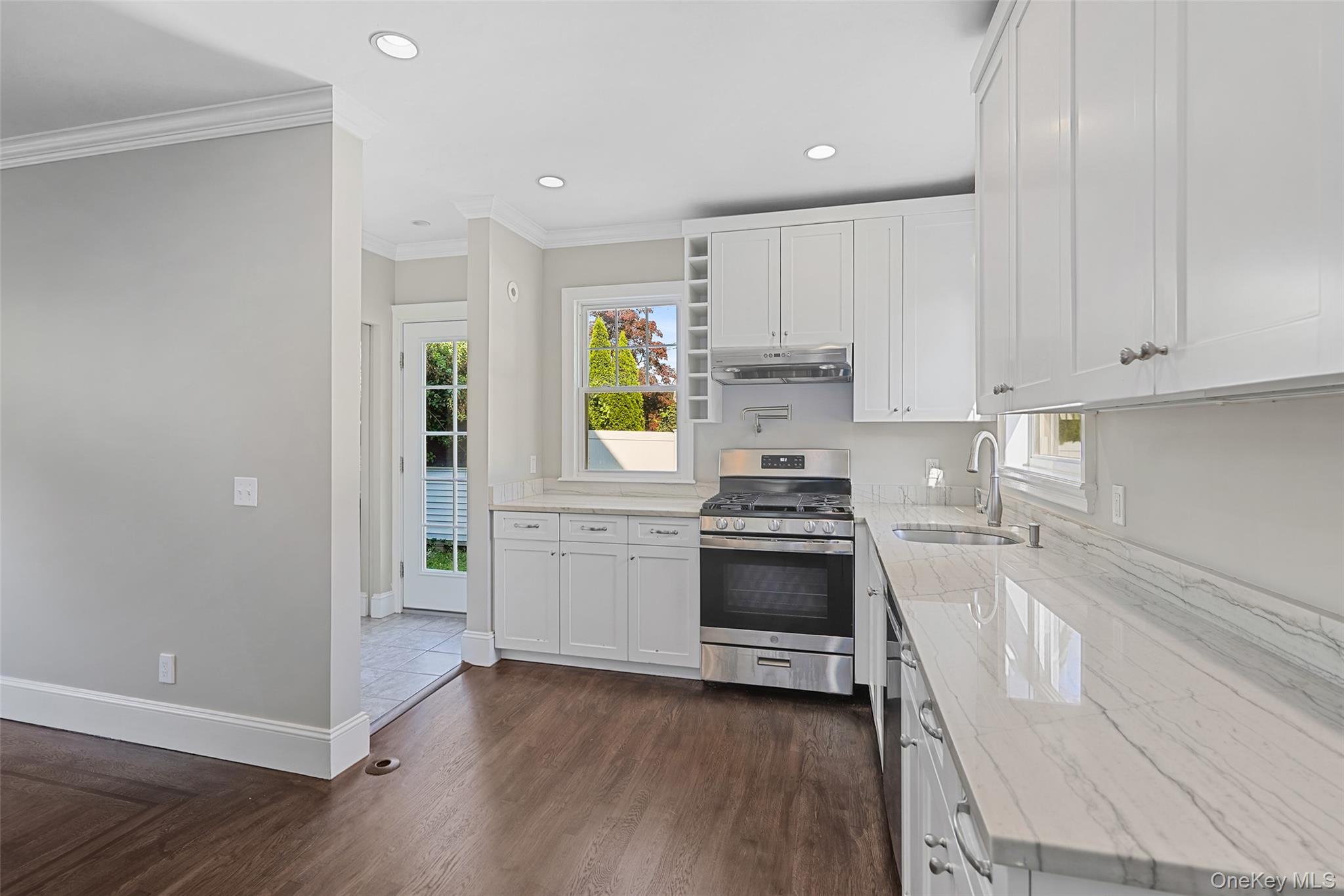 288 Crestwood Avenue – For Rent photo 9