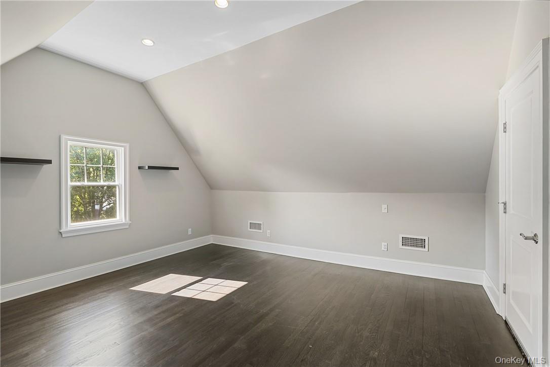 288 Crestwood Avenue – For Rent photo 19