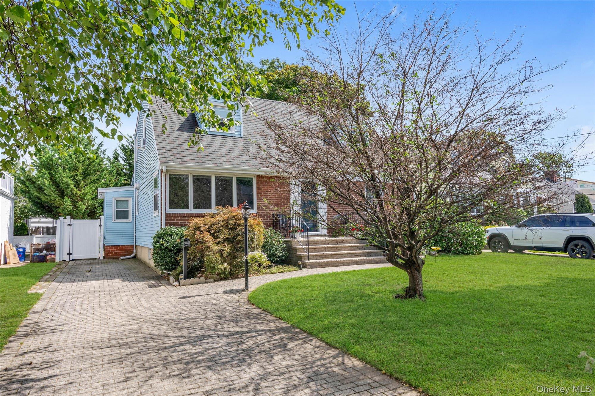 4 Rhame Avenue – For Sale photo 2