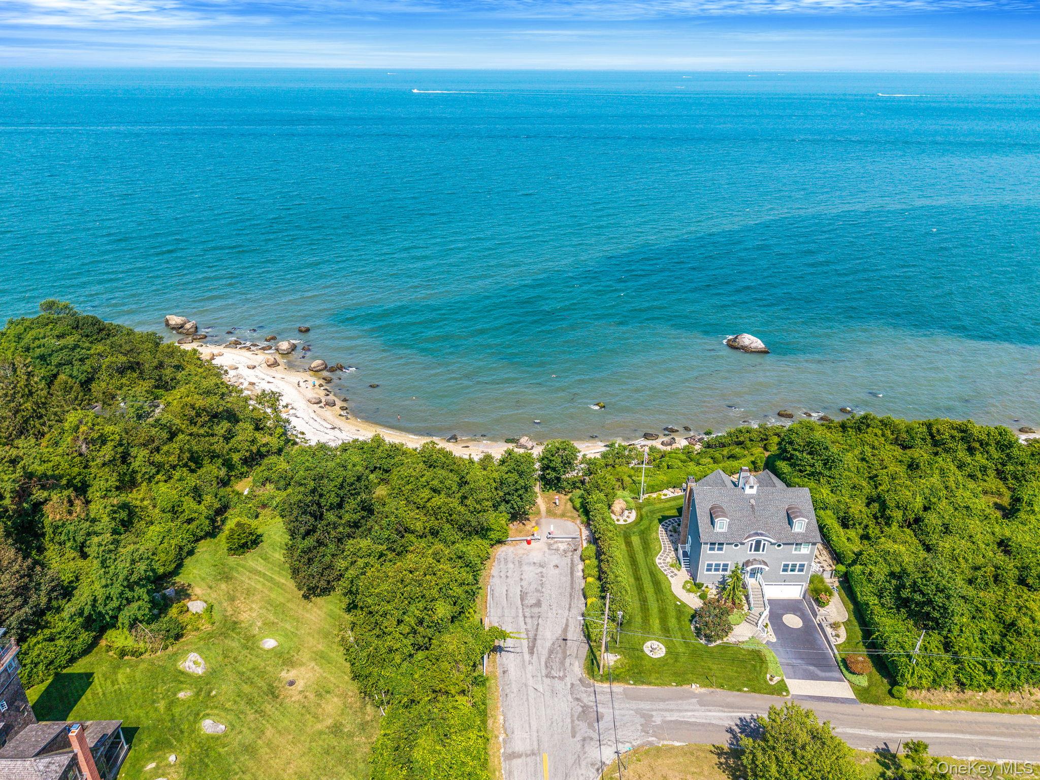 400 Aquaview Avenue – For Sale photo 7