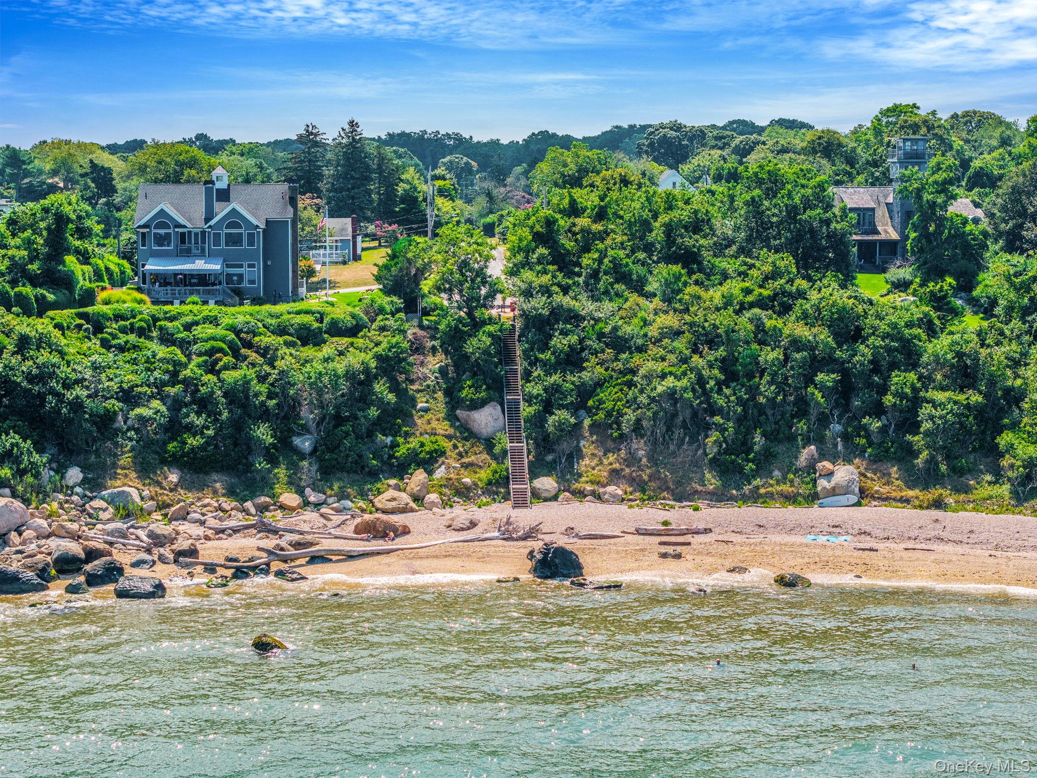 400 Aquaview Avenue – For Sale photo 8