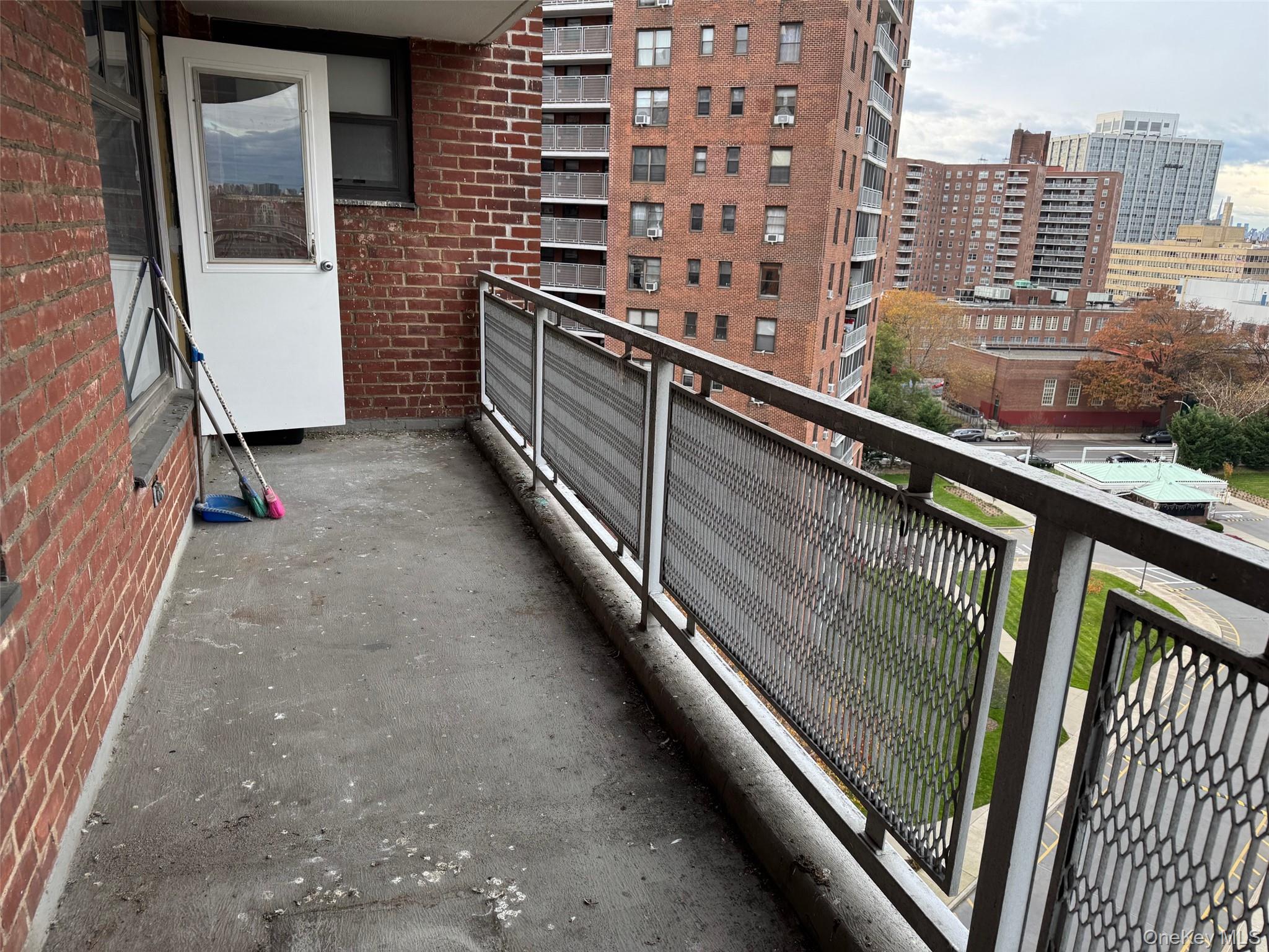 61-45 98 Street, Unit 10L photo 12