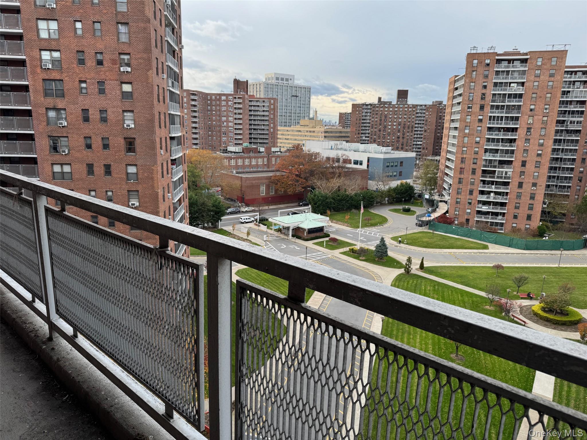 61-45 98 Street, Unit 10L photo 13