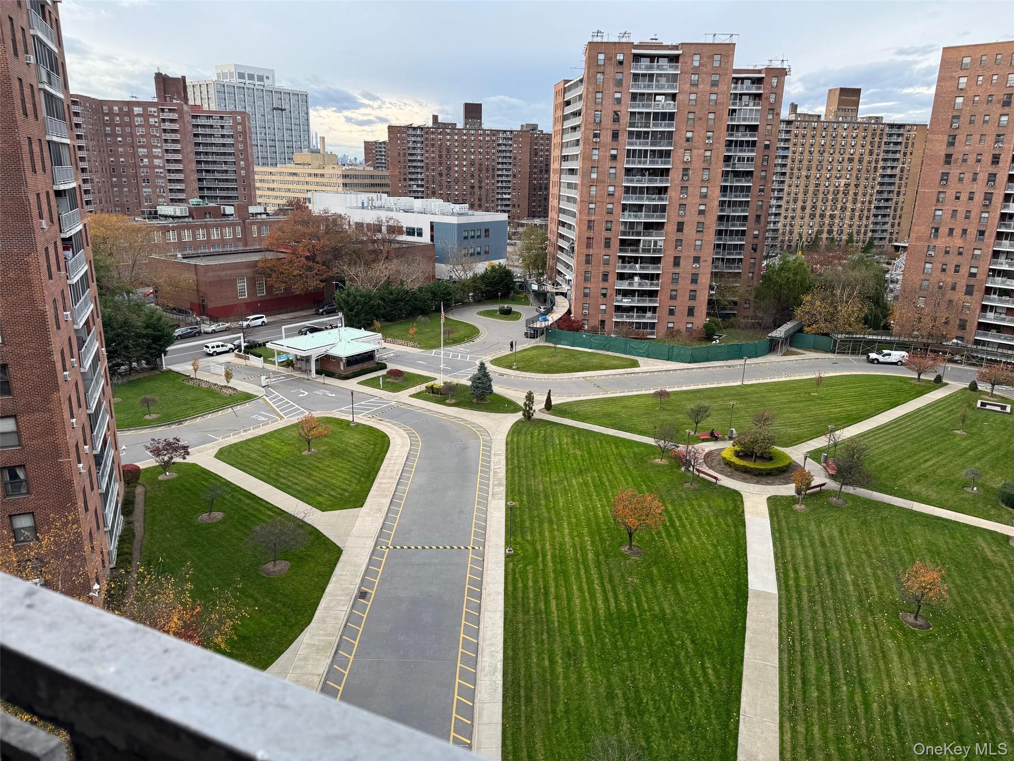 61-45 98 Street, Unit 10L photo 15