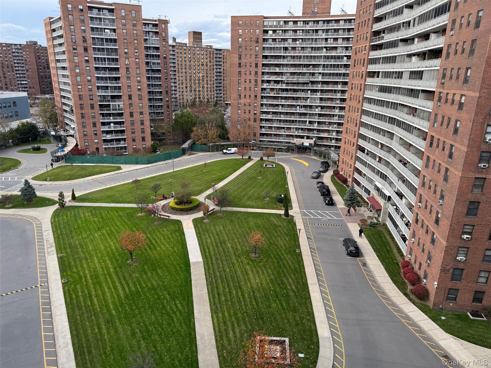 61-45 98 Street, Unit 10L photo 17