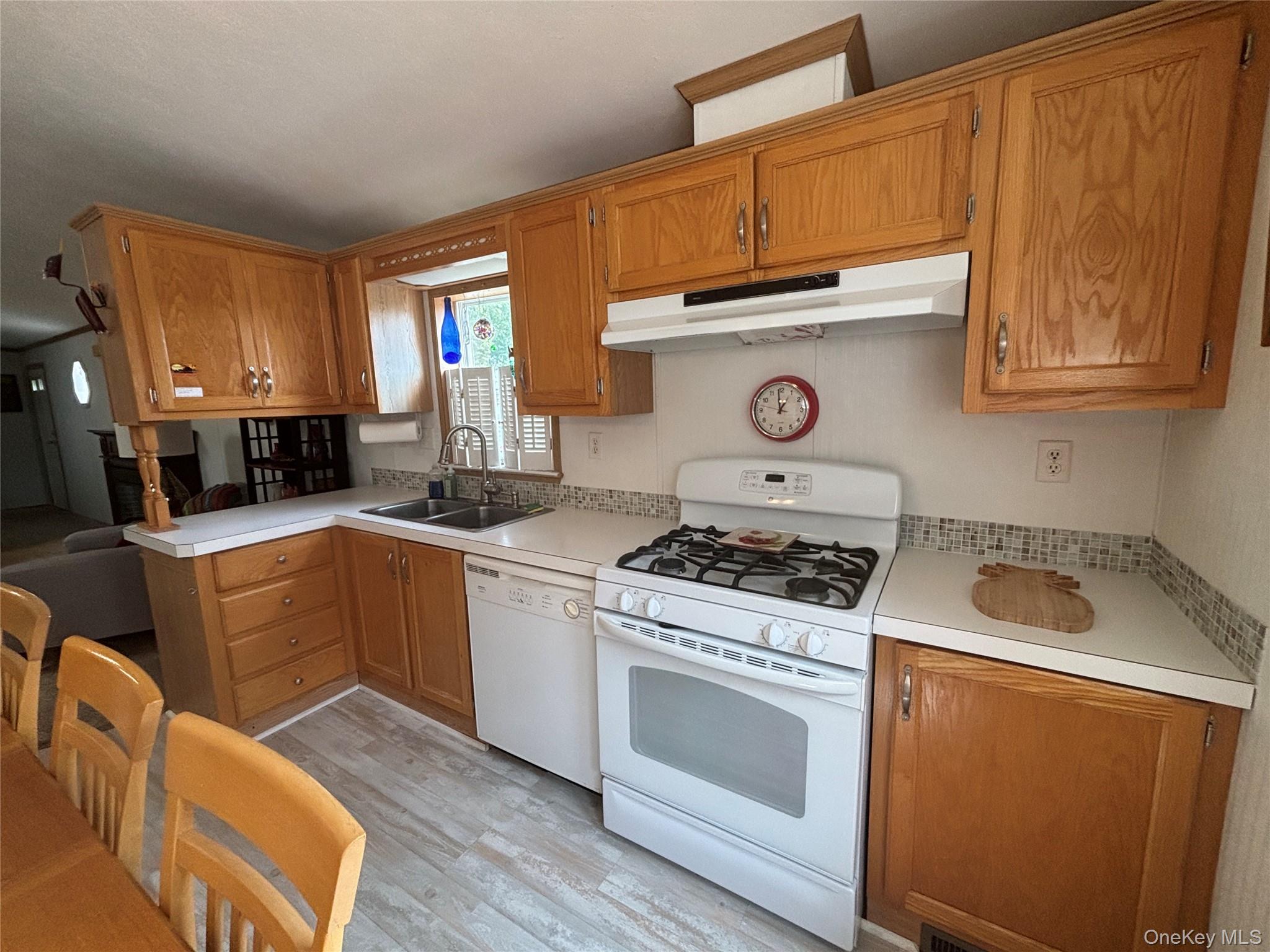 1661 Old Country Road, Unit 180 photo 15