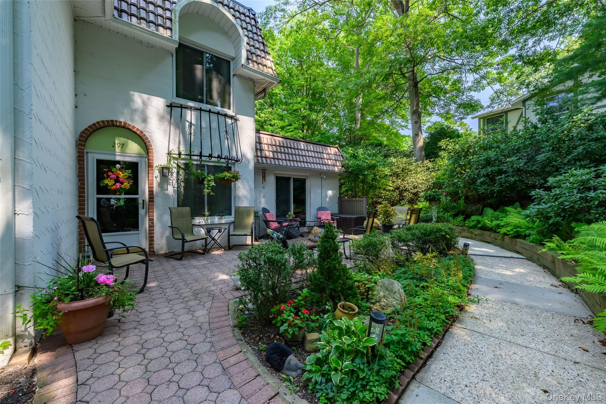 297 Brettonwoods Drive – For Sale photo 2
