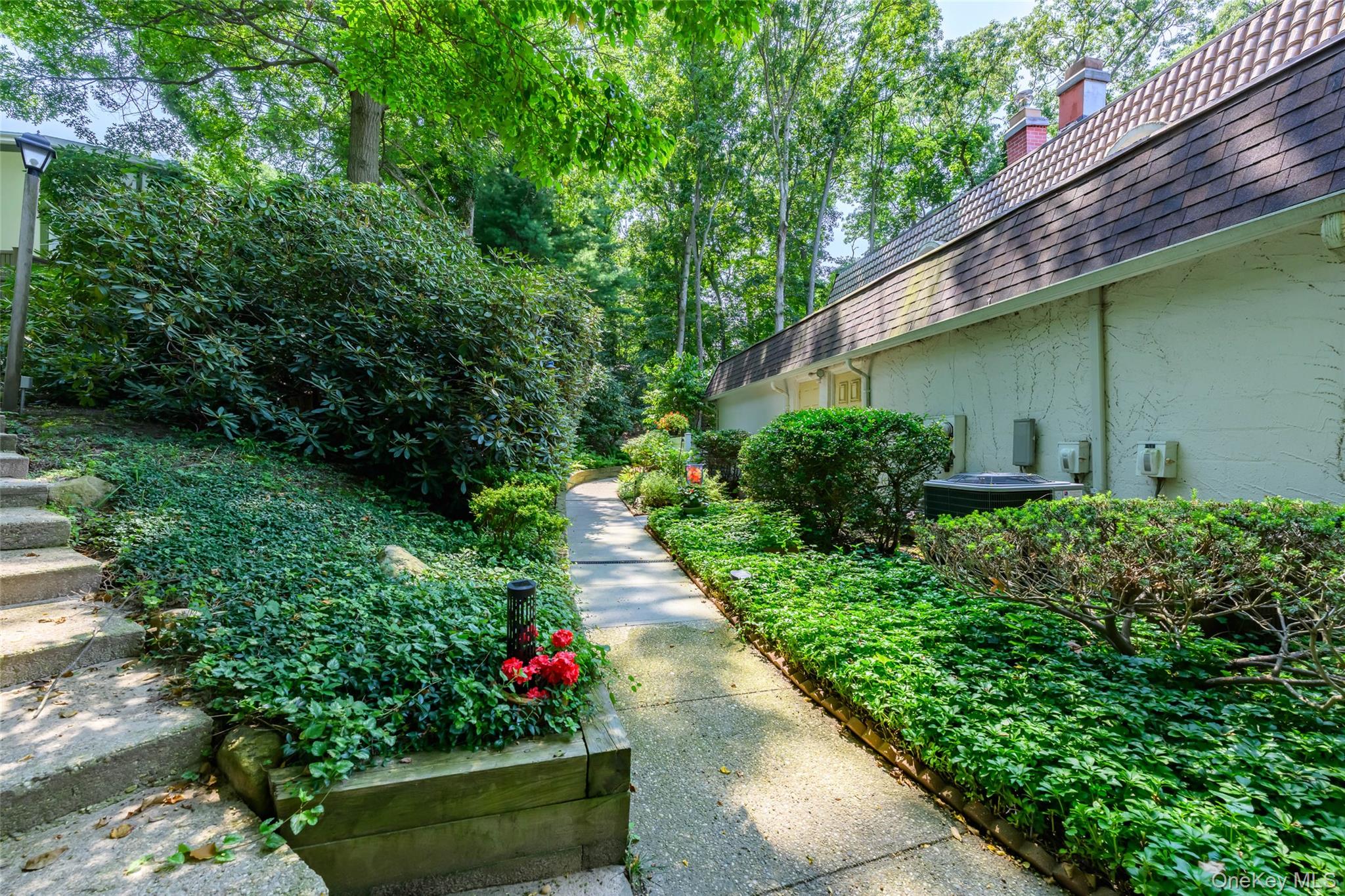 297 Brettonwoods Drive – For Sale photo 4