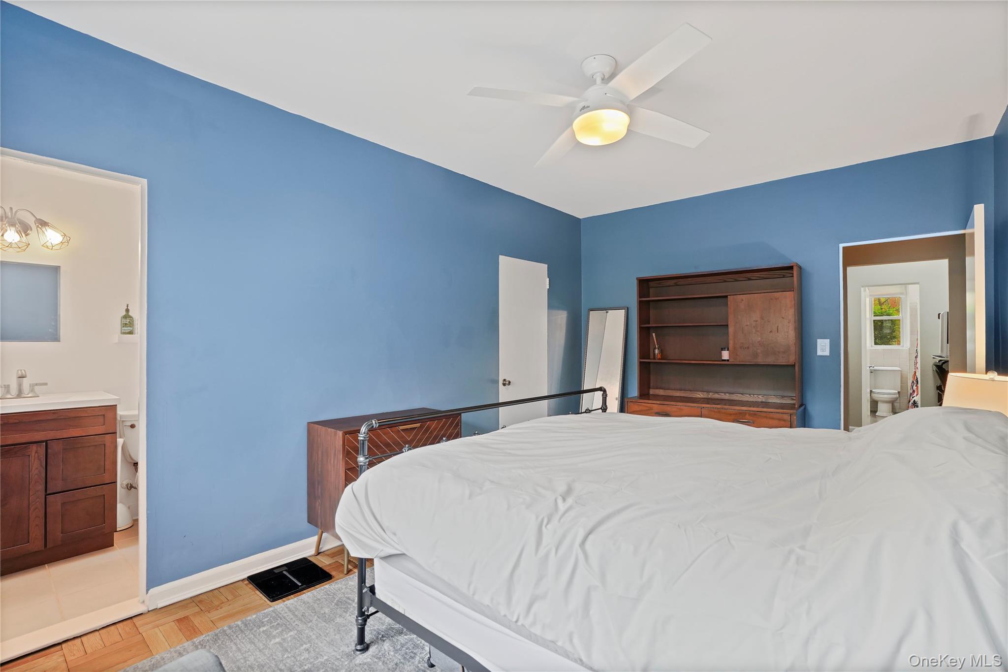 235 Garth Road, Unit E1G photo 22