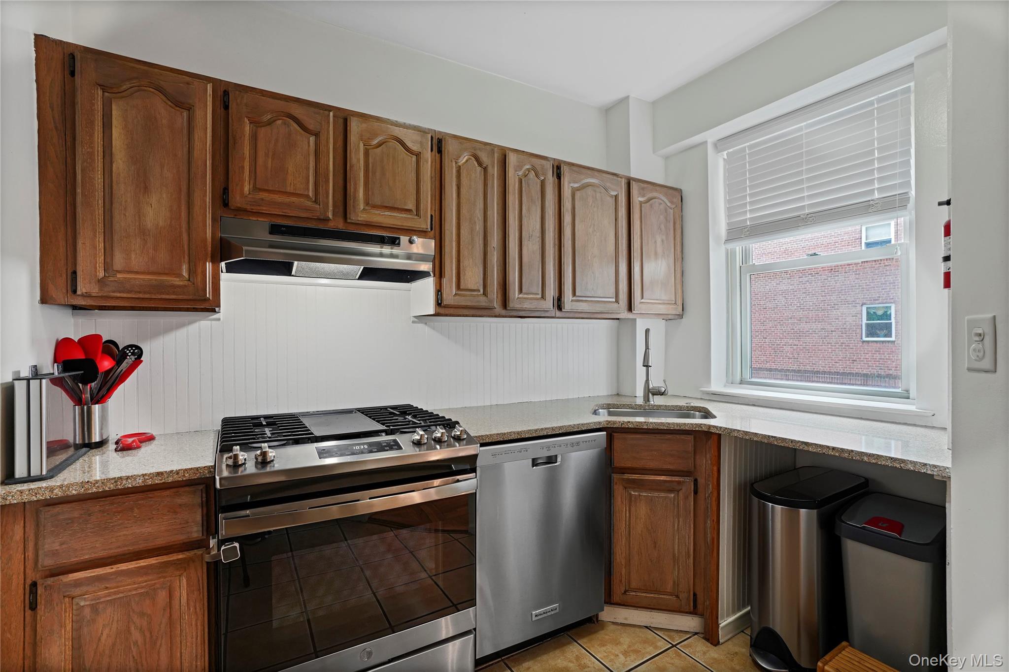 235 Garth Road, Unit E1G photo 8