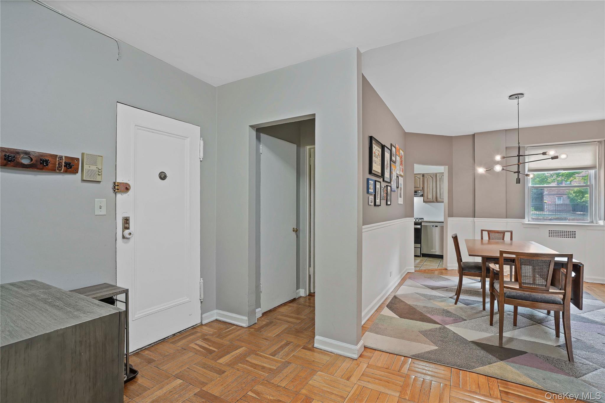 235 Garth Road, Unit E1G photo 4
