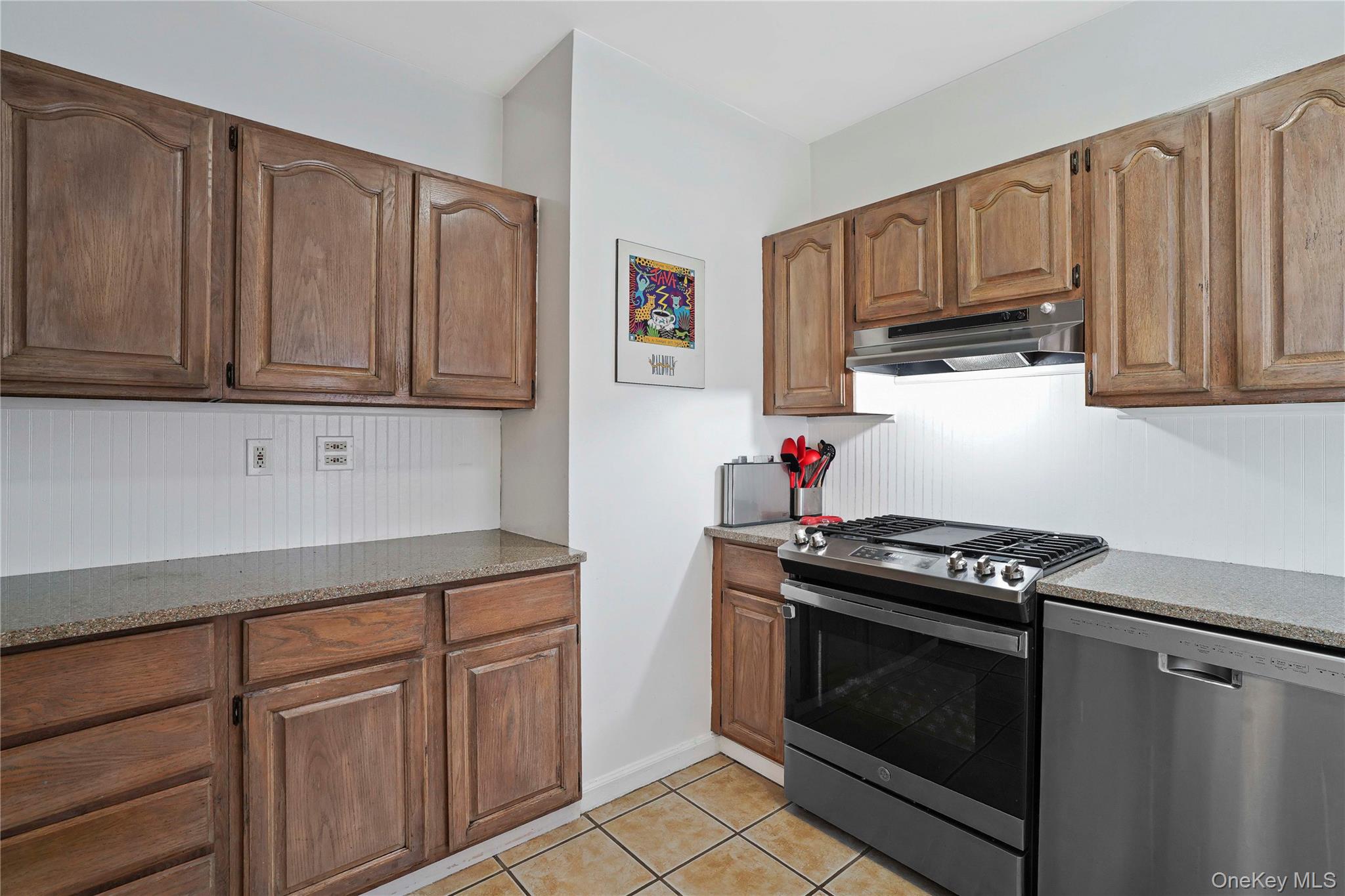 235 Garth Road, Unit E1G photo 9