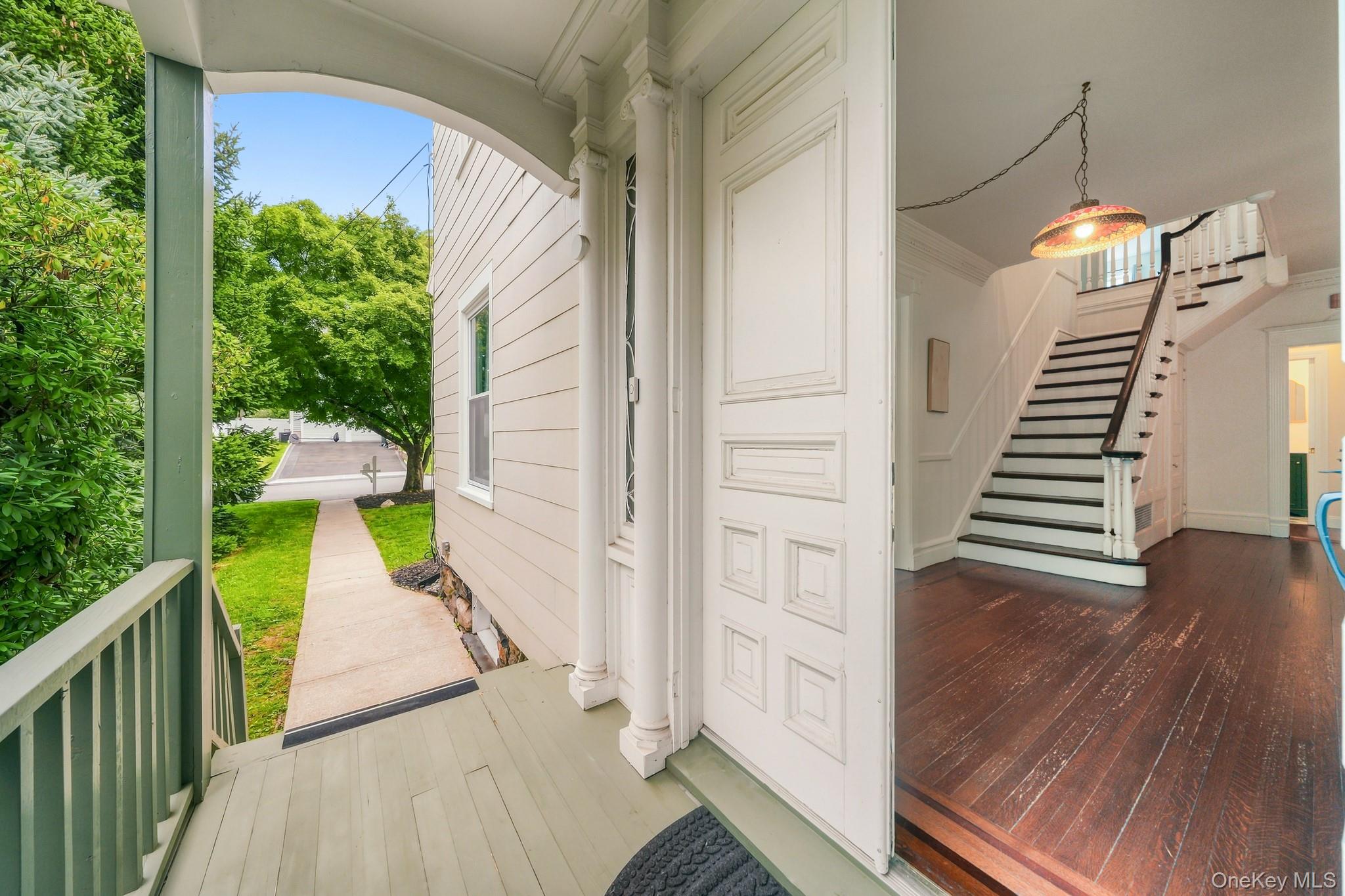 8 Bolton Place – For Sale photo 3