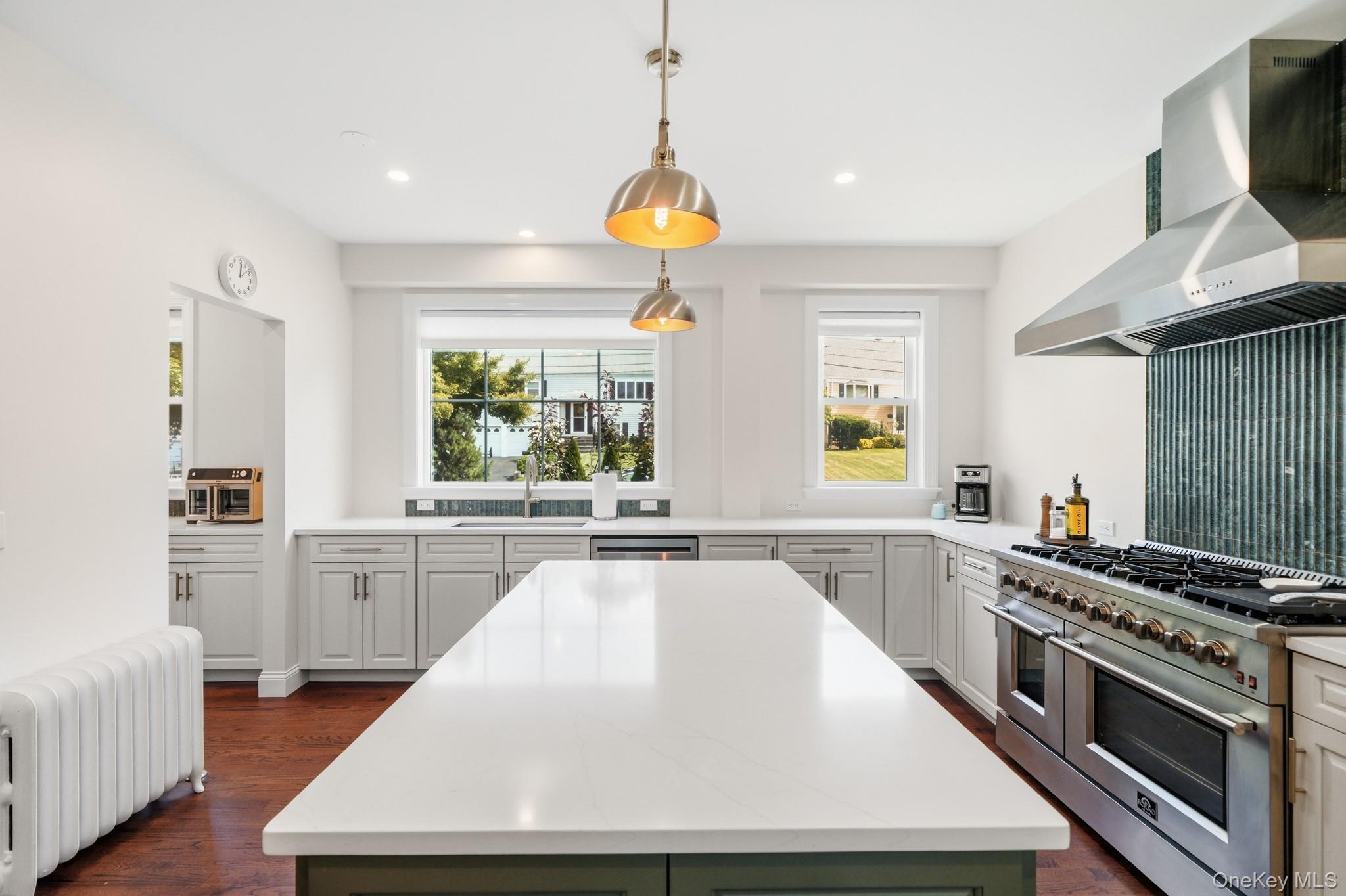 8 Bolton Place – For Sale photo 11