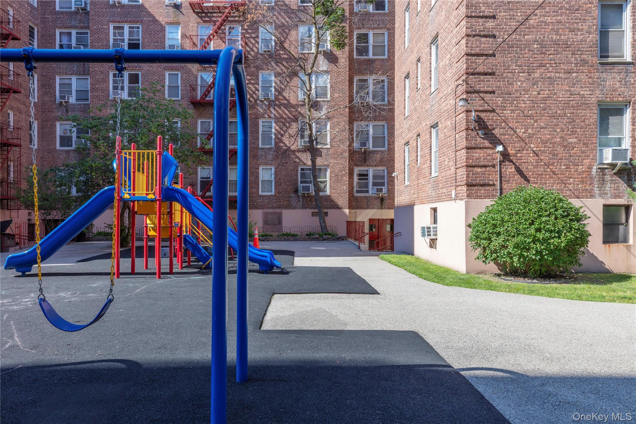 33-24 91 Street, Unit 4S photo 36