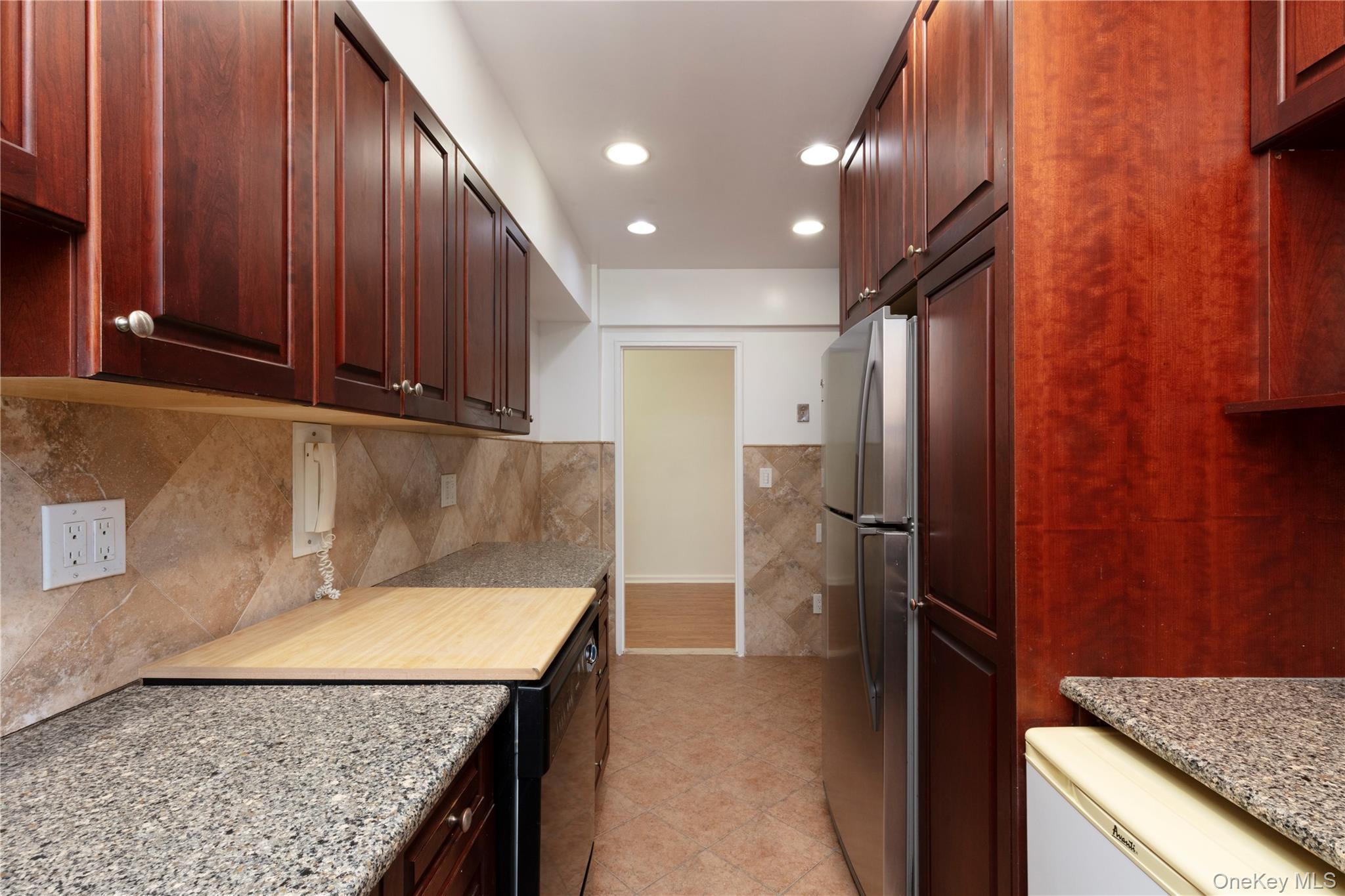 33-24 91 Street, Unit 4S photo 15