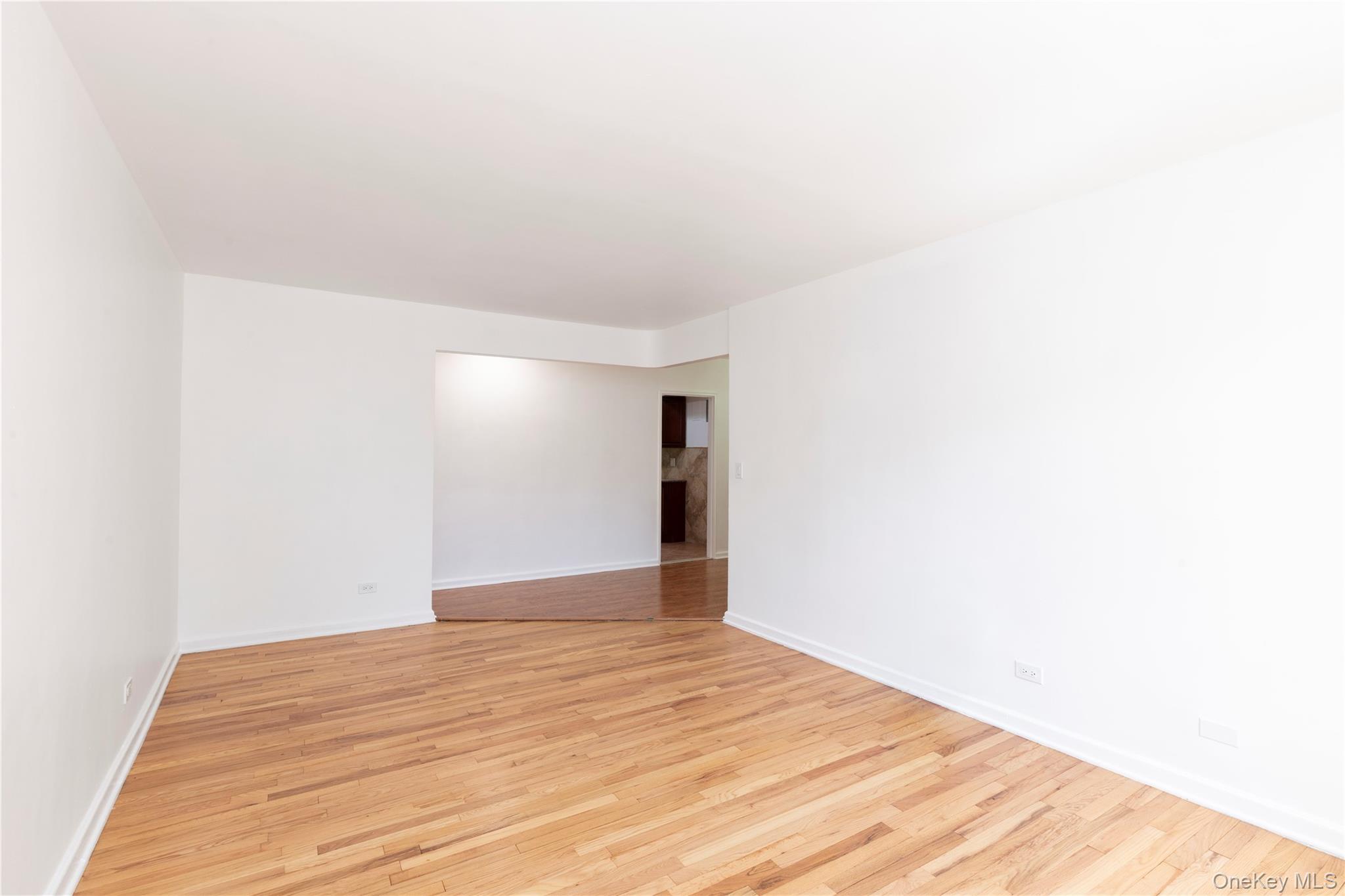33-24 91 Street, Unit 4S photo 8