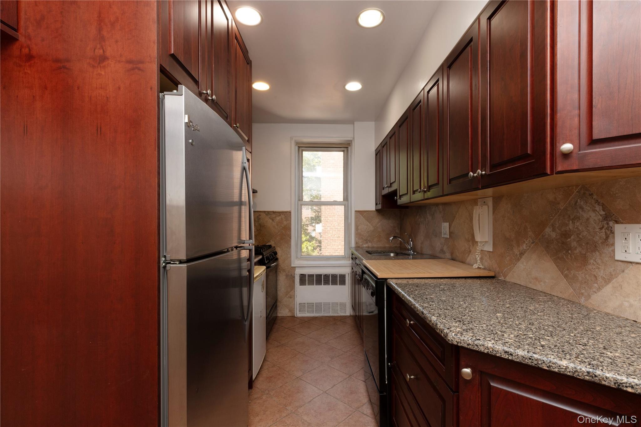 33-24 91 Street, Unit 4S photo 13