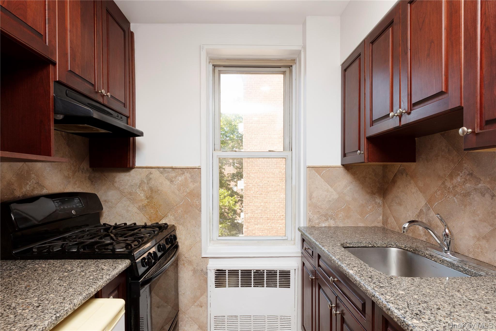 33-24 91 Street, Unit 4S photo 16