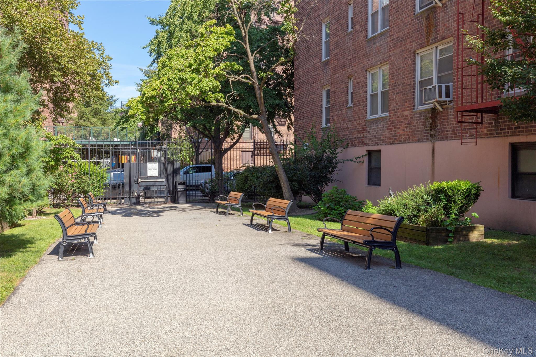 33-24 91 Street, Unit 4S photo 34