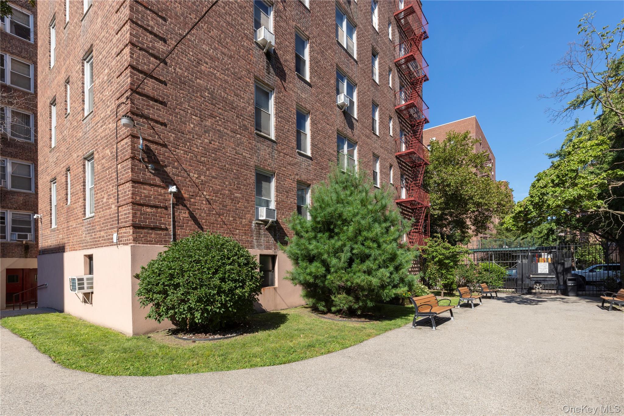 33-24 91 Street, Unit 4S photo 35