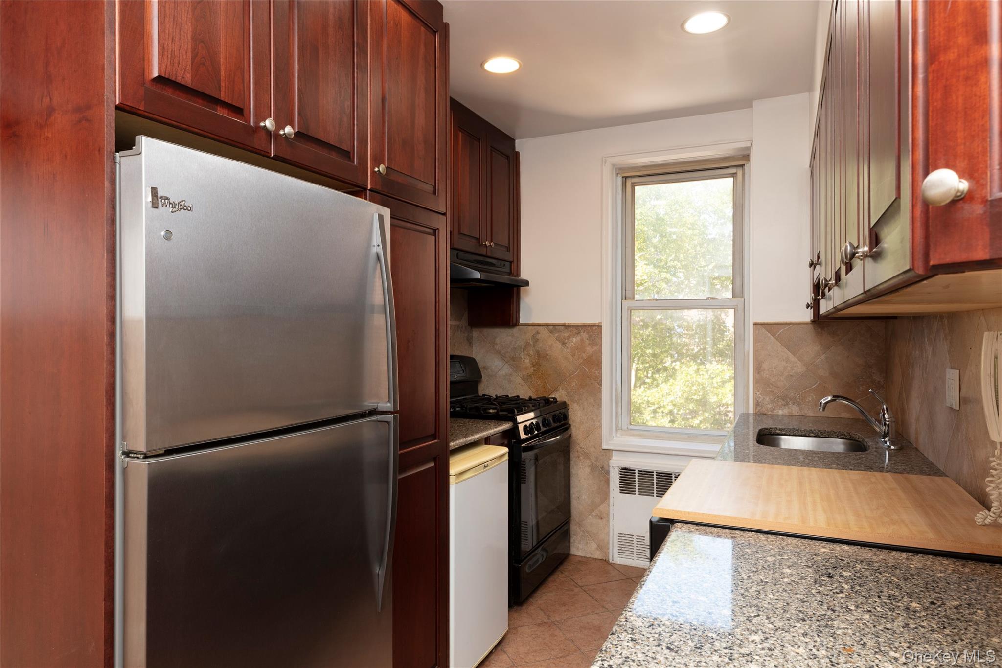 33-24 91 Street, Unit 4S photo 17