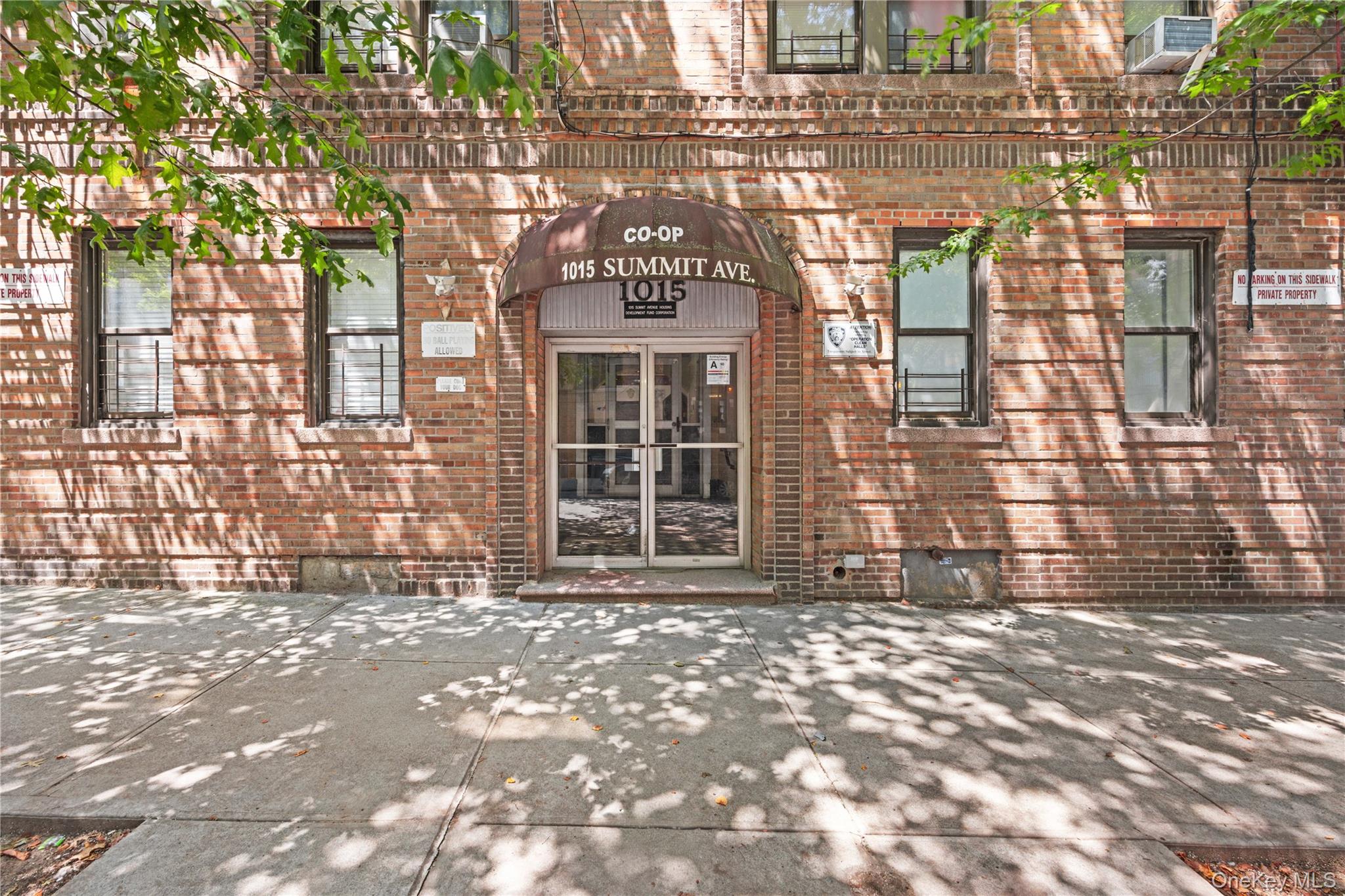 1015 Summit Avenue, Unit 4A