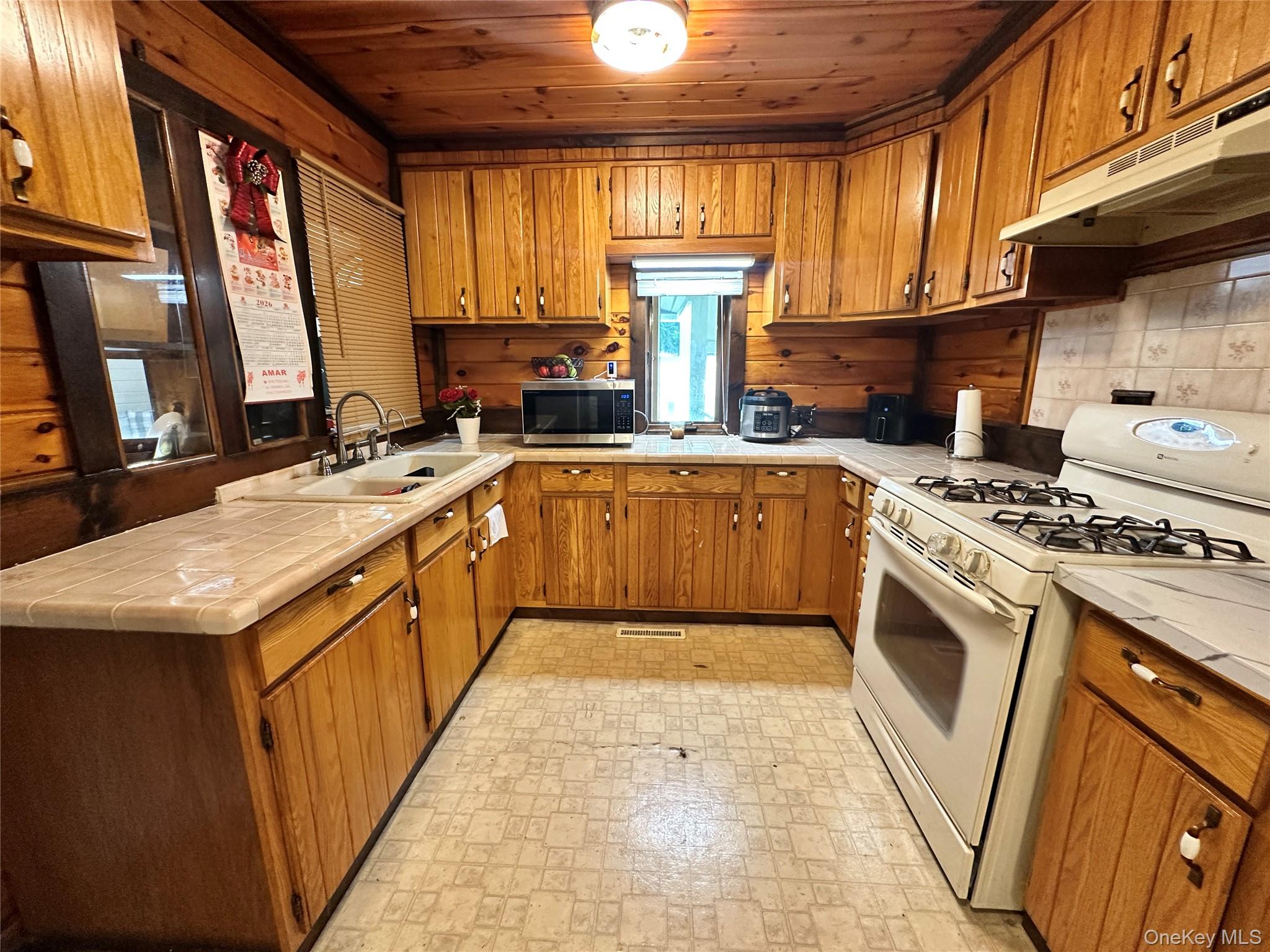 110 Foss Lane – For Sale photo 13
