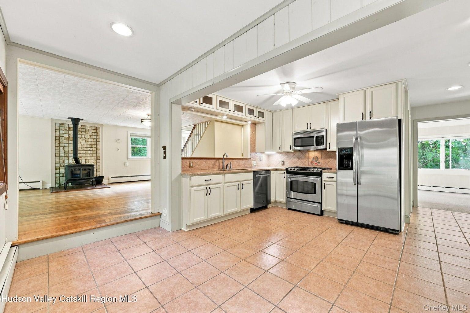 307 Old Kingston Road – For Sale photo 4