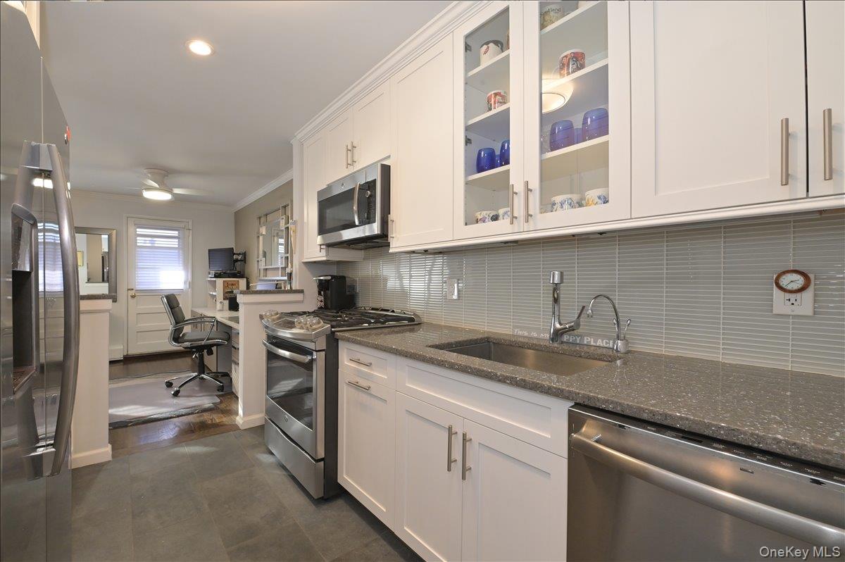 40 Stoner Avenue, Unit 2F photo 3