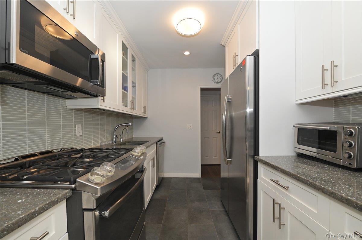 40 Stoner Avenue, Unit 2F photo 5