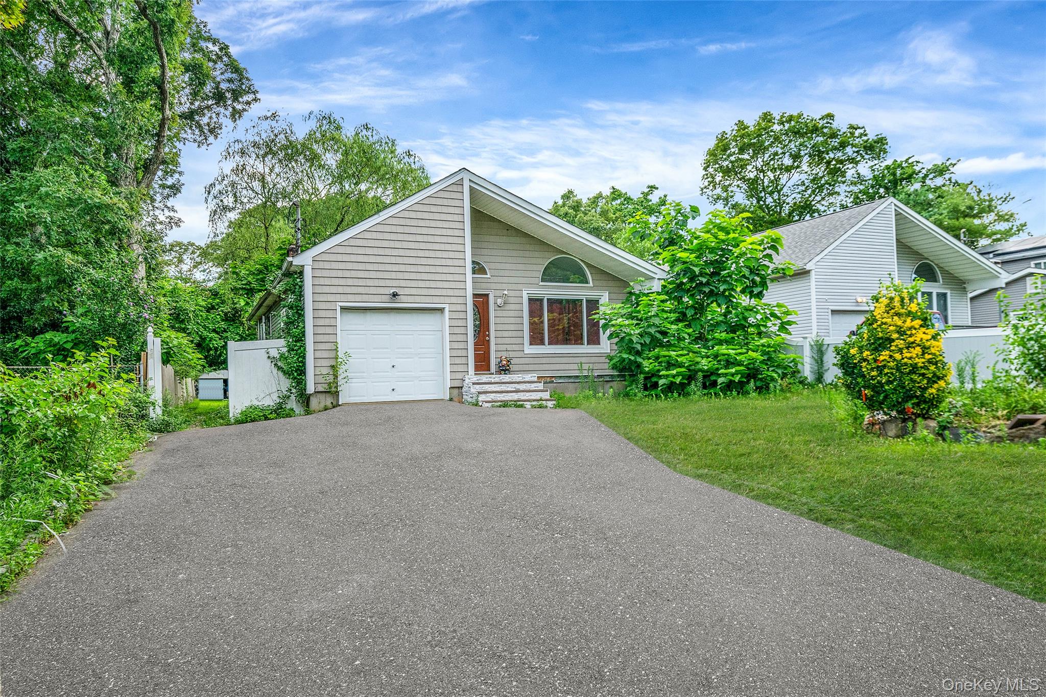 413 Glen Drive – For Sale photo 2