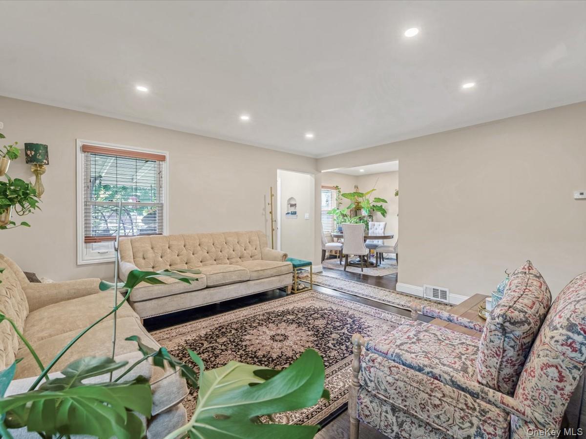 1517 Falmouth Avenue – For Sale photo 4