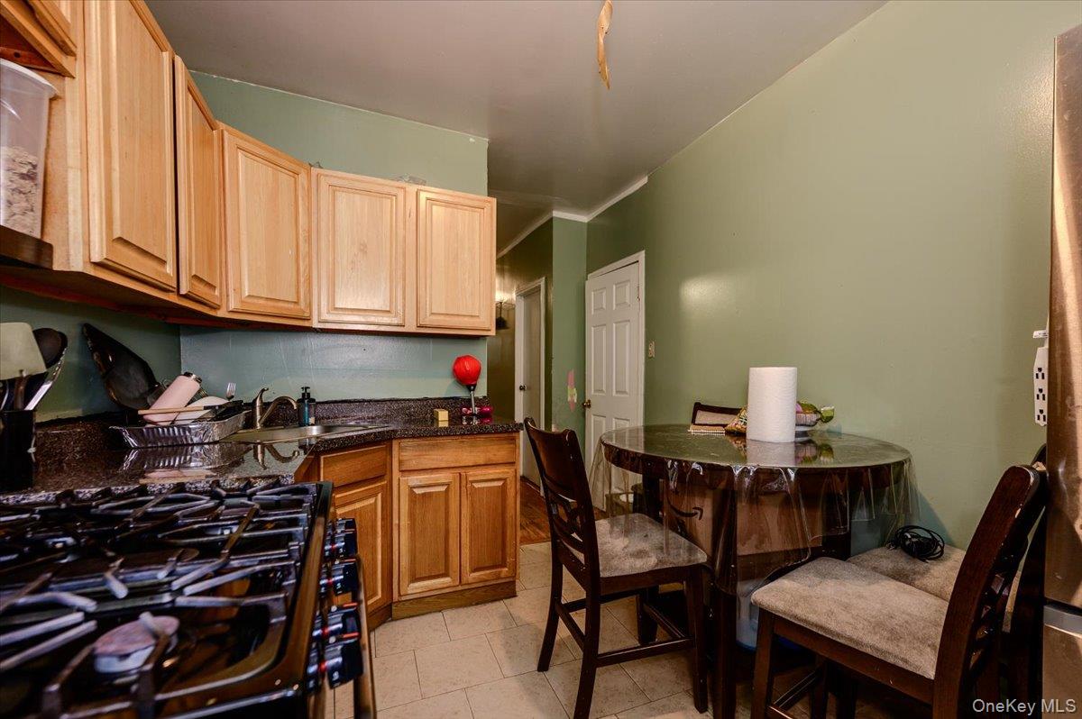 719 Van Nest Avenue – For Sale photo 6