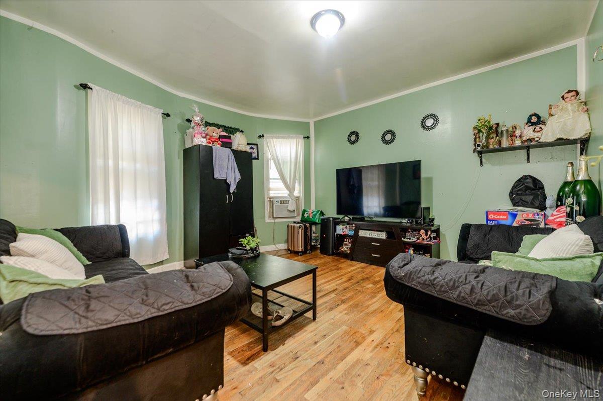 719 Van Nest Avenue – For Sale photo 4