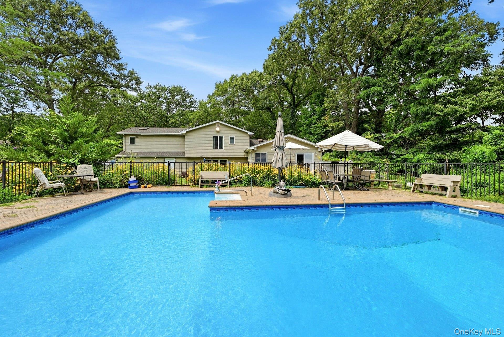 11 Soundview Drive – For Sale photo 32
