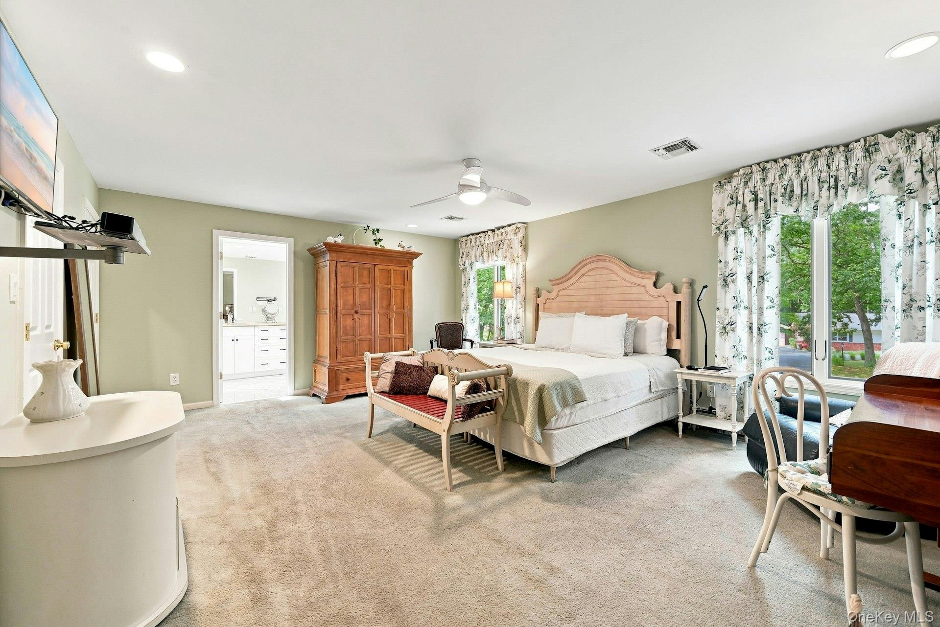 11 Soundview Drive – For Sale photo 16