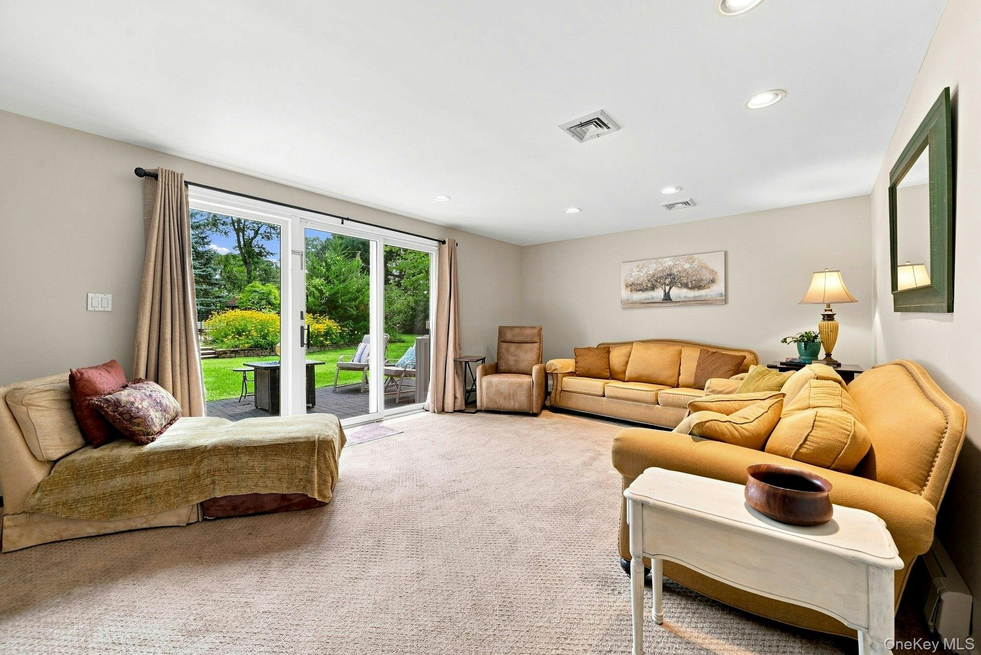 11 Soundview Drive – For Sale photo 14