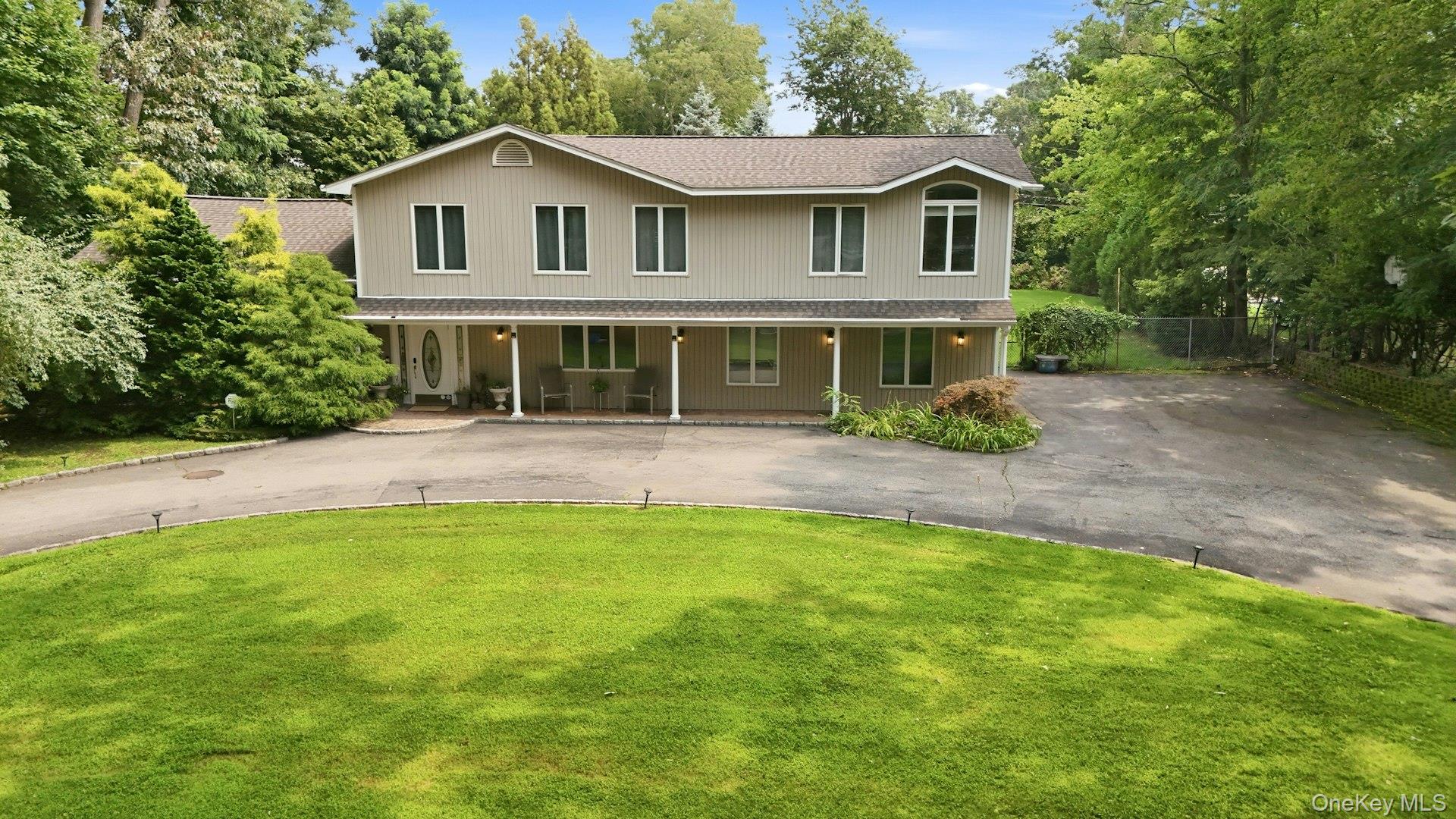 11 Soundview Drive – For Sale photo 3