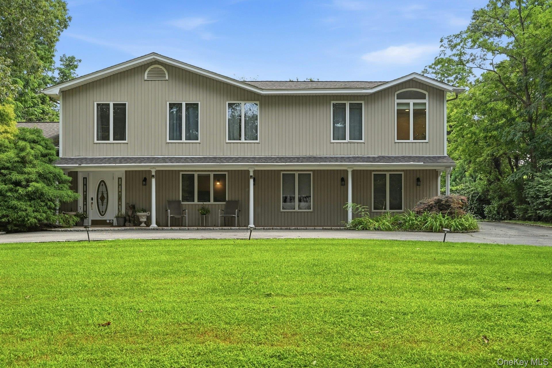 11 Soundview Drive – For Sale photo 2