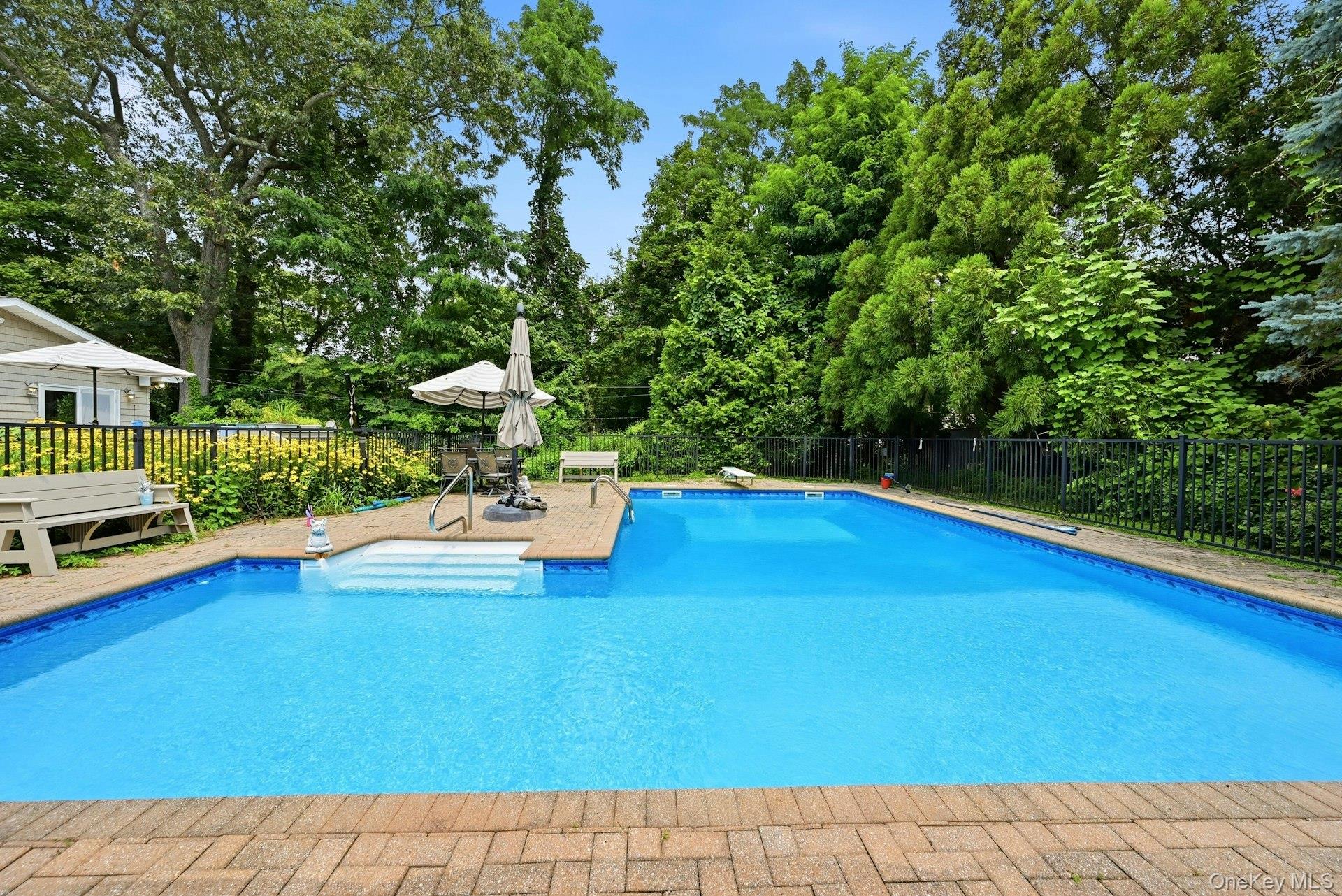 11 Soundview Drive – For Sale photo 33
