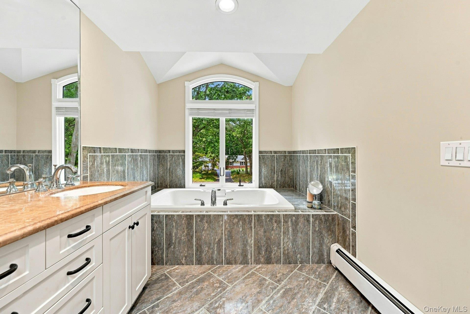 11 Soundview Drive – For Sale photo 18