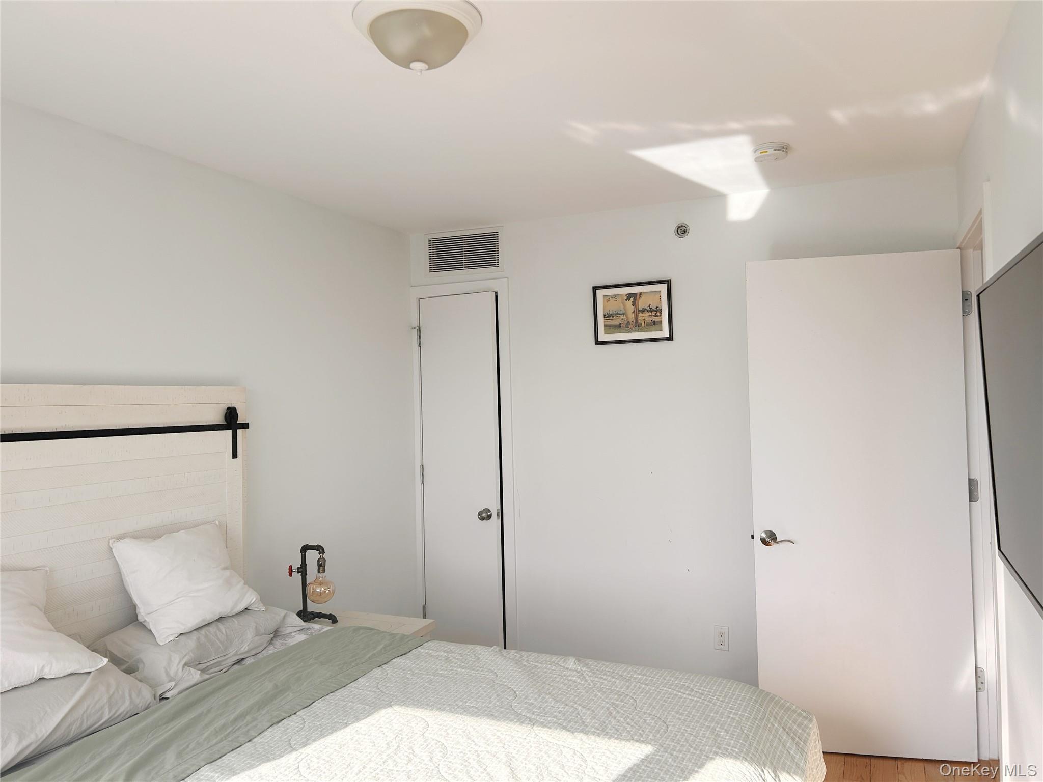 15815 Union Turnpike, Unit 402N photo 4