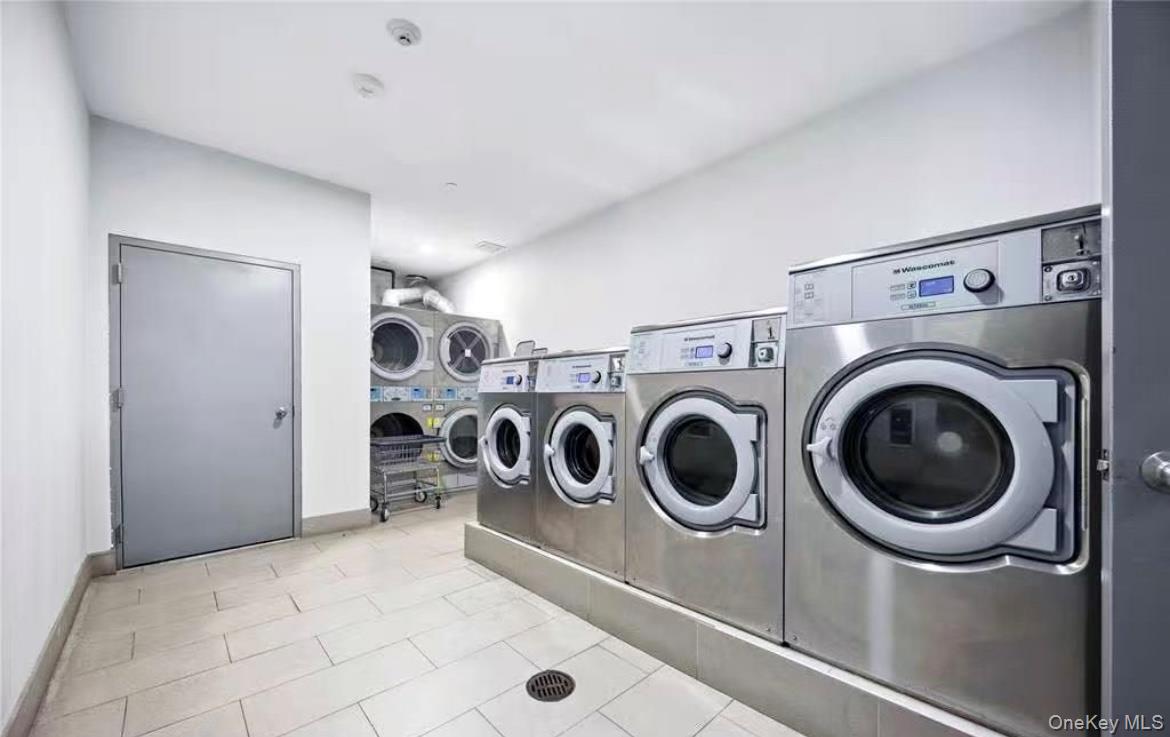 15815 Union Turnpike, Unit 402N photo 7