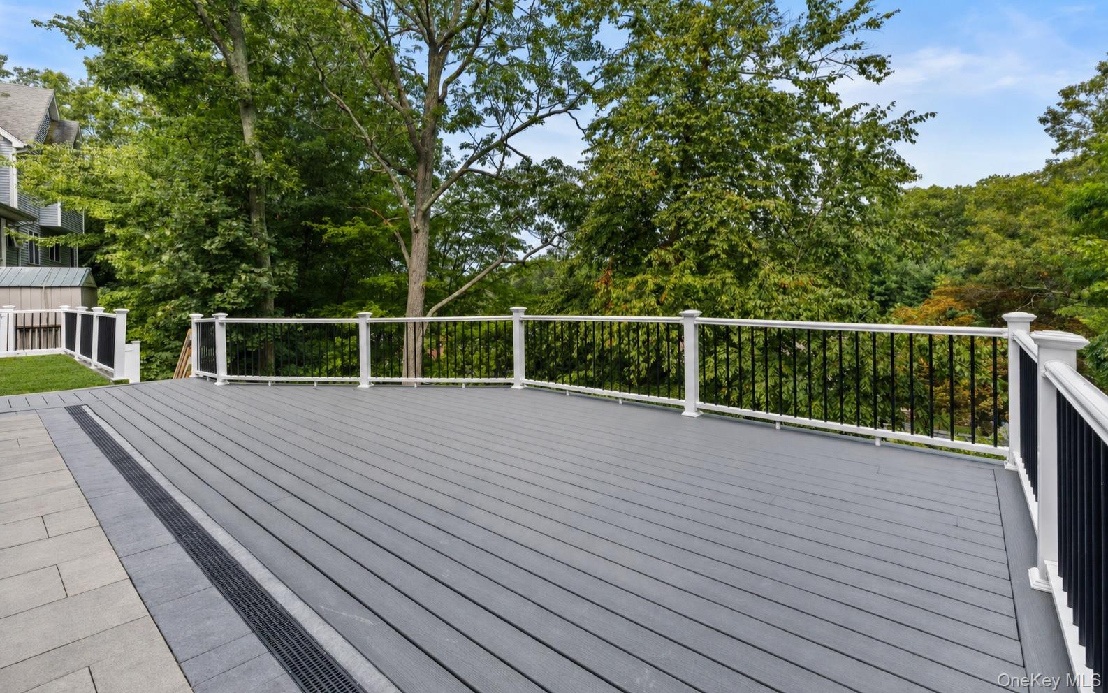 39 Potter Lane – For Sale photo 3