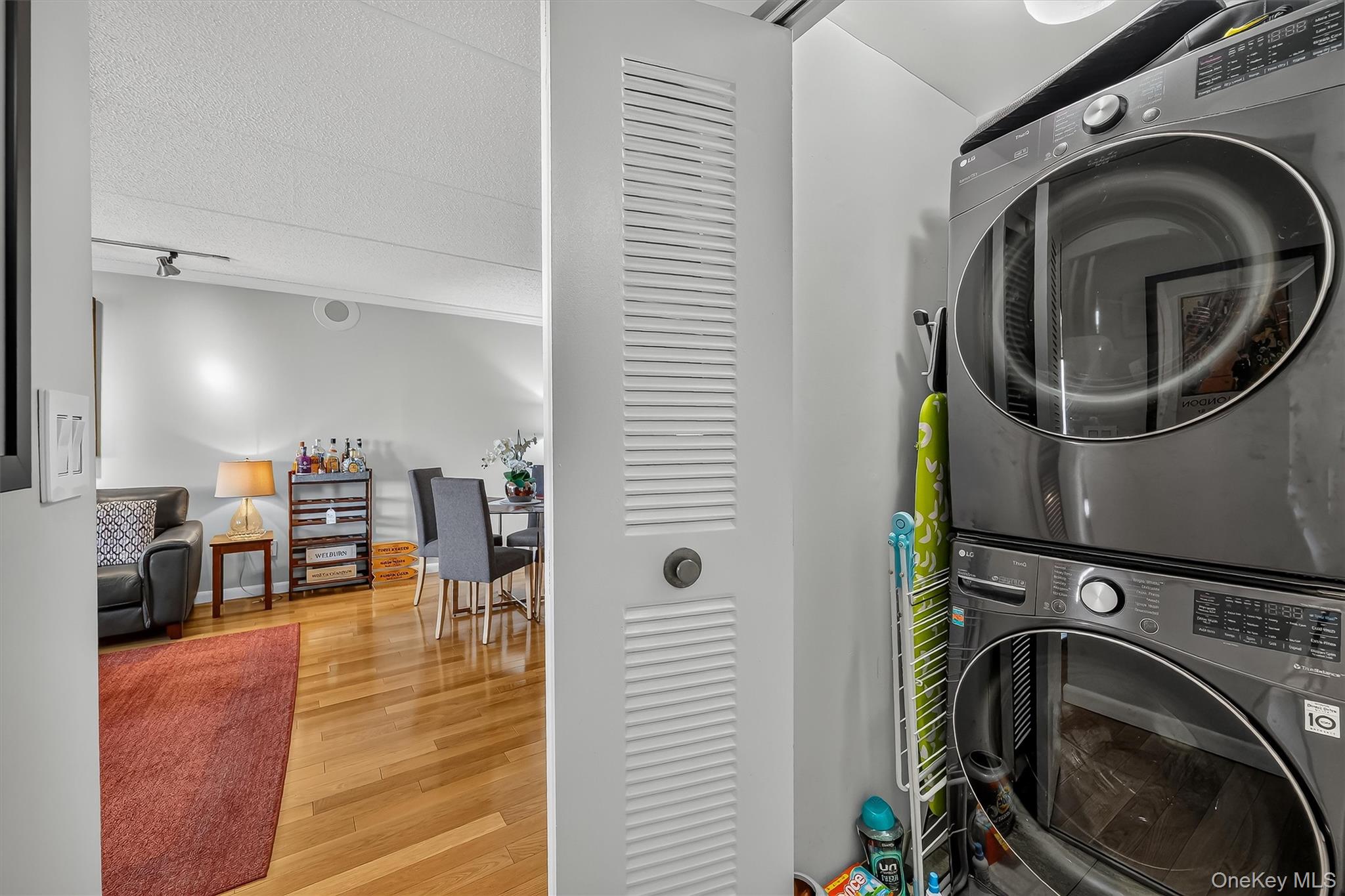 1376 Midland Avenue, Unit 801 photo 19